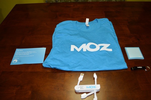 Moz Shirt and USB Charger